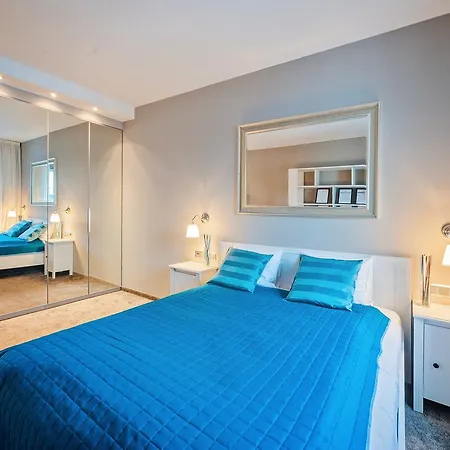 Homely Place - Parking 7 *