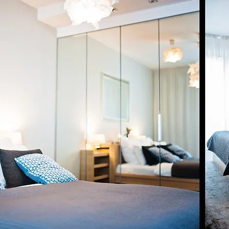 Homely Place - Parking 7 Apartment