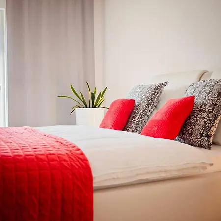 Homely Place - Parking 7 *