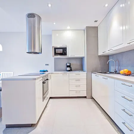 Homely Place - Parking 7 Апартаменты *