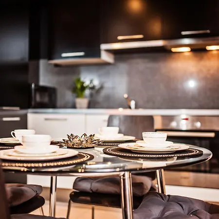 Homely Place - Parking 7 * Познань