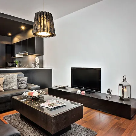Homely Place - Parking 7 * Познань