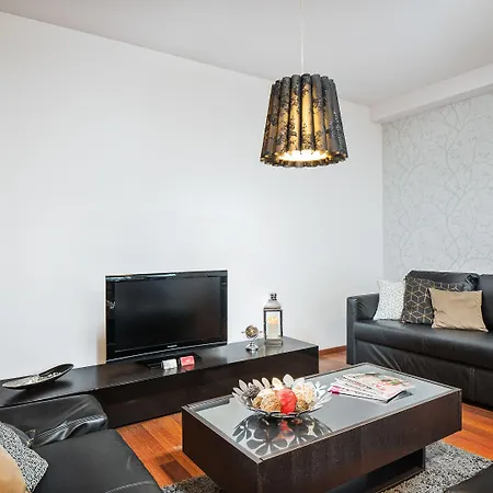 Апартаменты Homely Place - Parking 7 *