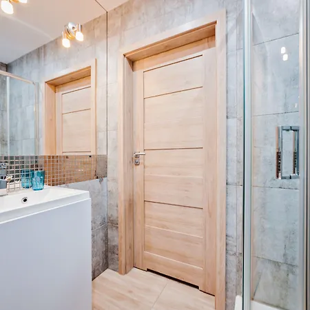 Апартаменты Homely Place - Parking 7