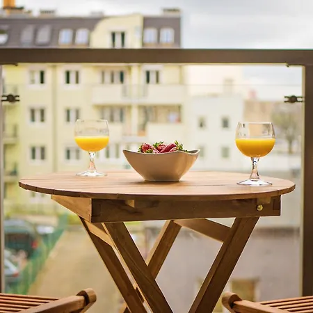 Homely Place - Parking 7 Апартаменты *