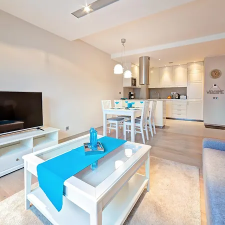 Homely Place - Parking 7 Познань